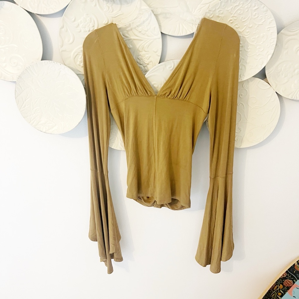 XS Free People Bell Sleeve Top - Picture 3 of 4